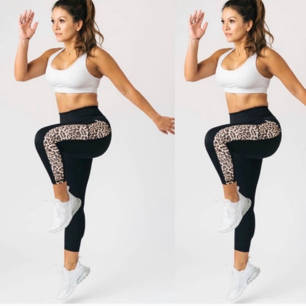 Zyia active leopard pocket brilliant hi-rise black Capri pants 20"
